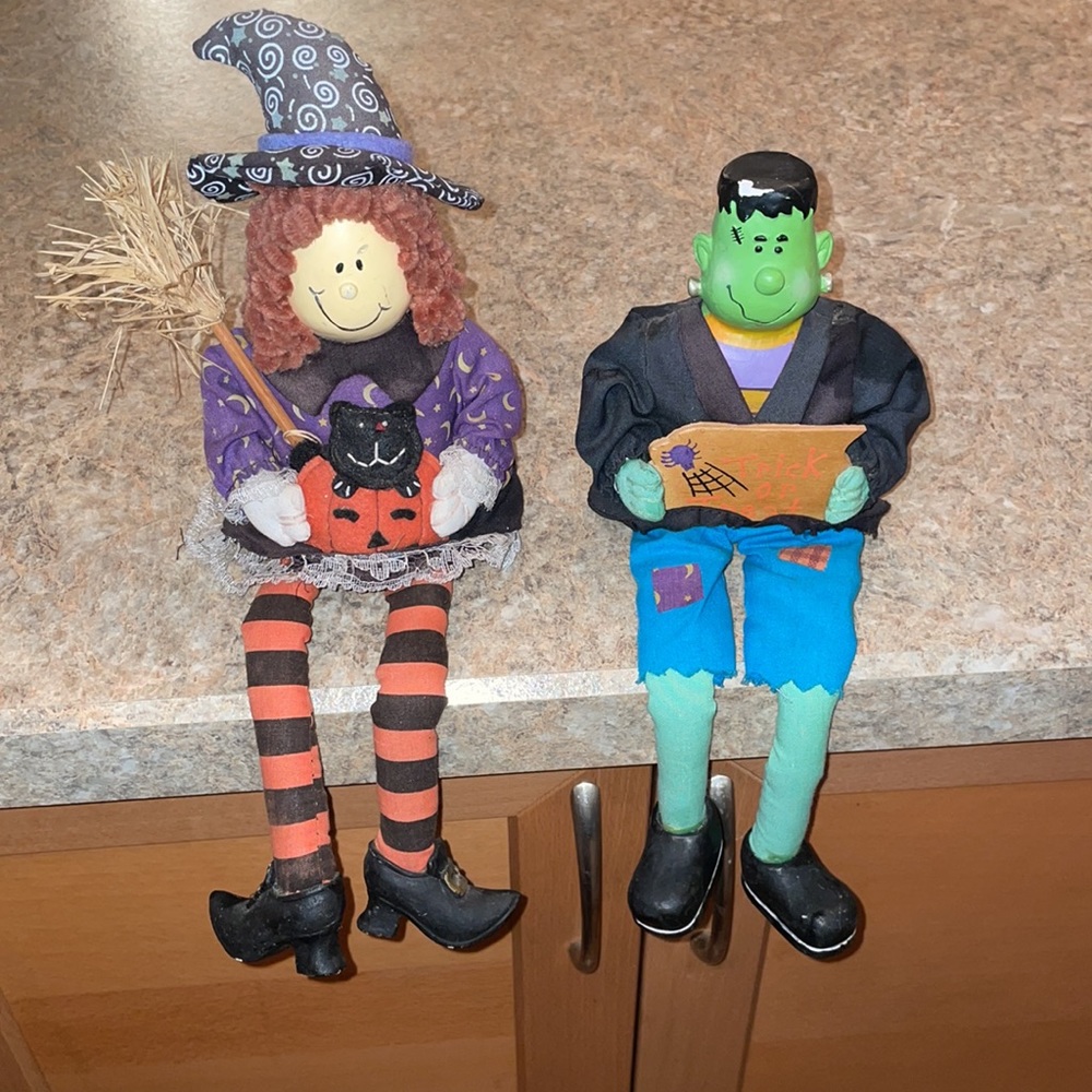 Charming Halloween Witch & Frankenstein Sitting Duo — GUC